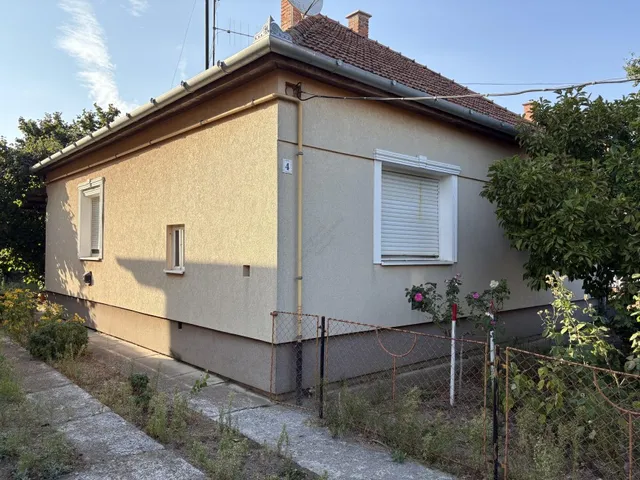 Eladó ház Hódmezővásárhely, Kertváros 112 nm
