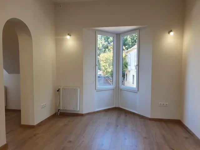 Kiadó kereskedelmi és ipari ingatlan Szentes 30 nm