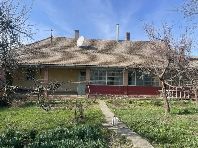 Eladó ház Szentes, Kisér 87 nm