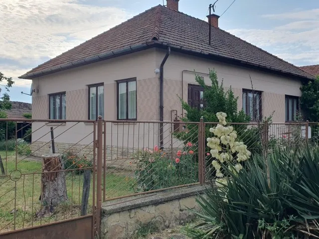 Eladó ház Derekegyház 81 nm