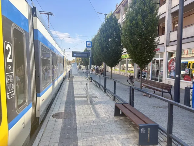 Kiadó kereskedelmi és ipari ingatlan Hódmezővásárhely, Belváros 168 nm