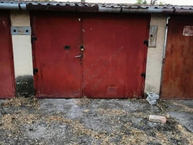 Eladó garázs Hódmezővásárhely 18 nm