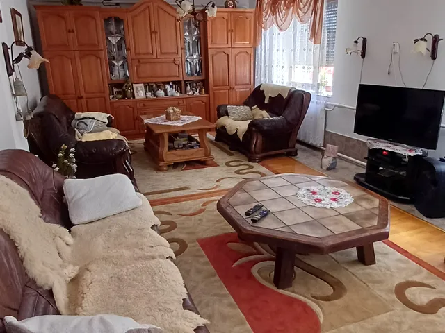 Eladó ház Sajólád 236 nm