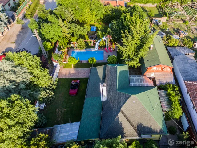 Eladó ház Üllő 220 nm