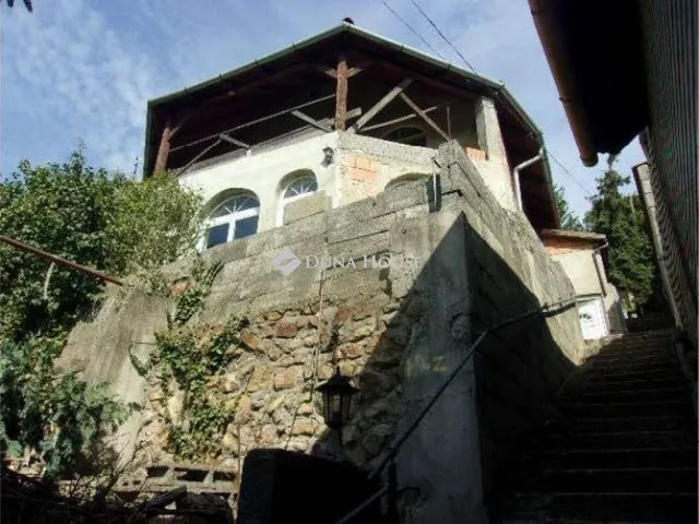 Eladó ház Pilisborosjenő 197 nm