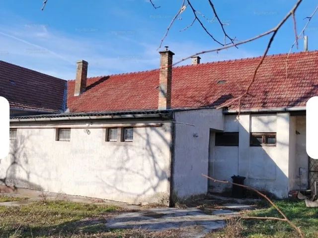 Eladó ház Szabadi 300 nm