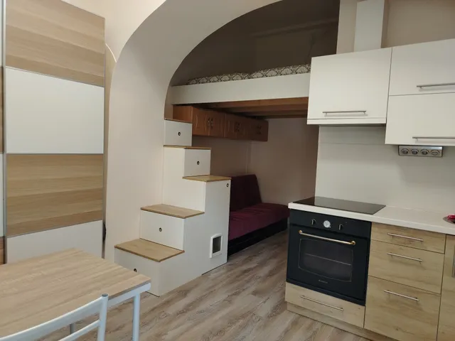 Eladó kereskedelmi és ipari ingatlan Kaposvár, Toponár 18 nm