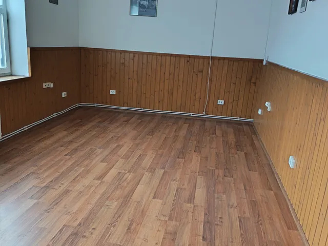 Eladó kereskedelmi és ipari ingatlan Kaposvár 130 nm