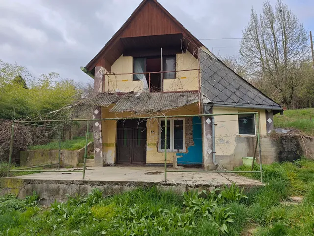 Eladó üdülő és hétvégi ház Kaposvár, Keleti városrész, Keskeny utca 30 nm