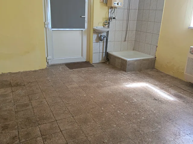 Eladó ház Kaposvár, Toponár 30 nm