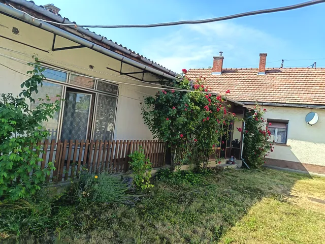 Eladó ház Kaposvár, Cser, Cseri út 117 nm