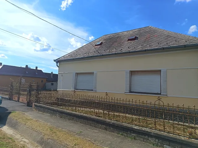 Eladó ház Kaposmérő 120 nm