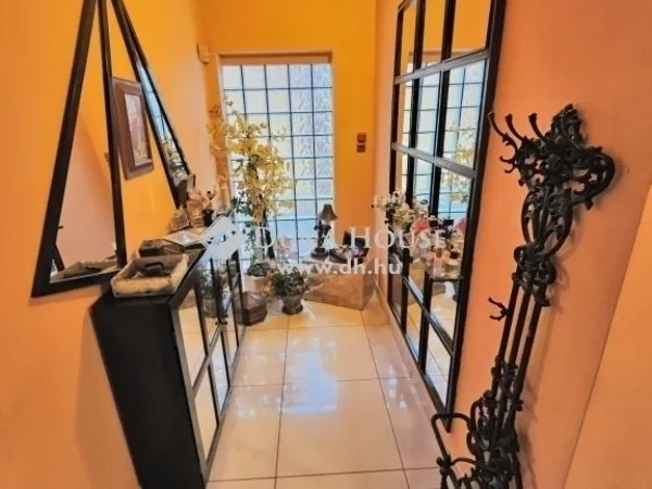 Eladó ház Budapest XXI. kerület 260 nm