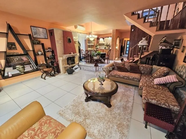 Eladó ház Budapest XXI. kerület 260 nm