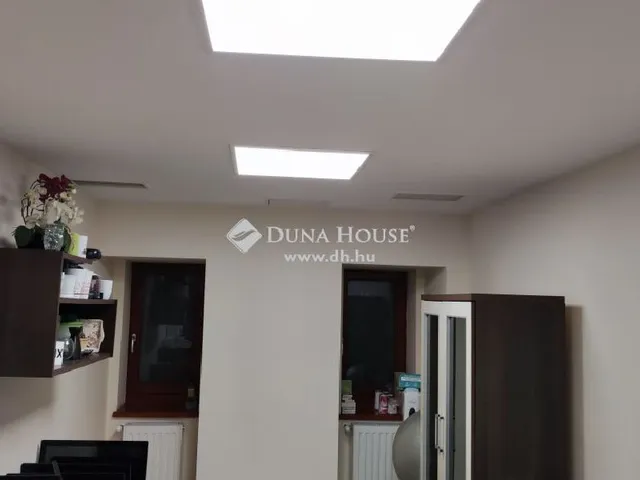 Eladó kereskedelmi és ipari ingatlan Budapest VI. kerület 186 nm