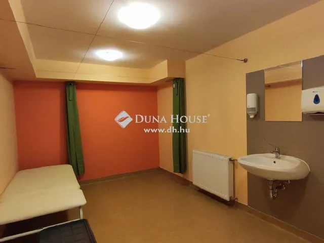 Eladó kereskedelmi és ipari ingatlan Budapest VI. kerület 186 nm