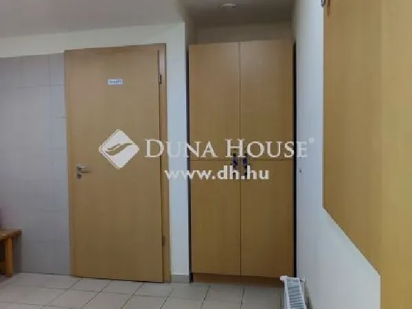 Eladó kereskedelmi és ipari ingatlan Budapest VI. kerület 186 nm