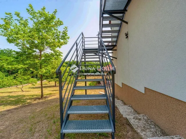 Eladó ház Domony 205 nm