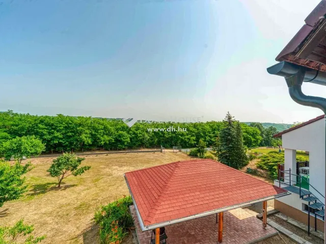 Eladó ház Domony 205 nm