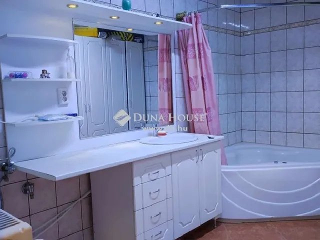 Kiadó kereskedelmi és ipari ingatlan Felsőpakony 2157 nm