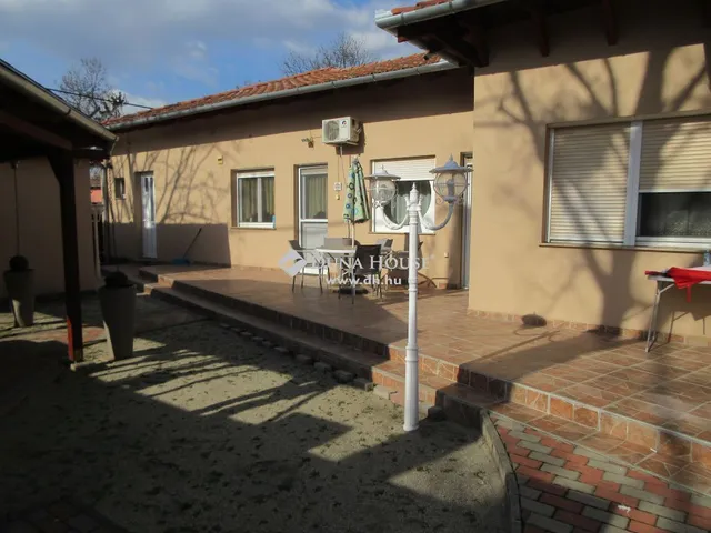 Eladó ház Budapest XVIII. kerület 195 nm