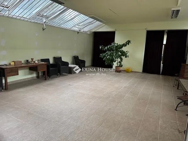 Eladó ház Budapest XVIII. kerület 424 nm