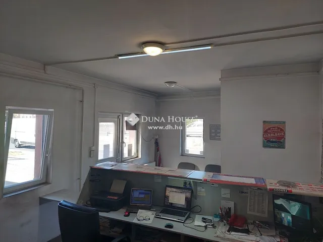 Eladó kereskedelmi és ipari ingatlan Budapest XVIII. kerület 188 nm