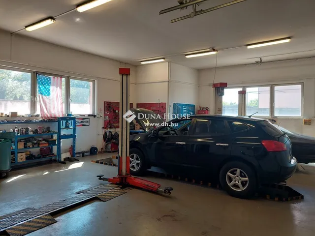 Eladó kereskedelmi és ipari ingatlan Budapest XVIII. kerület 188 nm