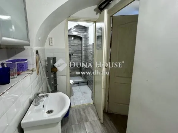 Kiadó kereskedelmi és ipari ingatlan Budapest VII. kerület 62 nm