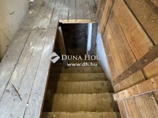Eladó ház Gyál 180 nm