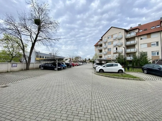 Eladó garázs Budapest XVIII. kerület 10 nm
