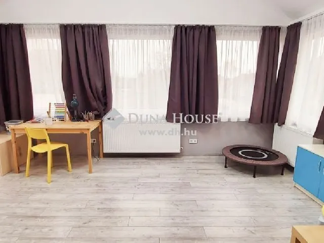 Eladó ház Budapest XVIII. kerület 220 nm