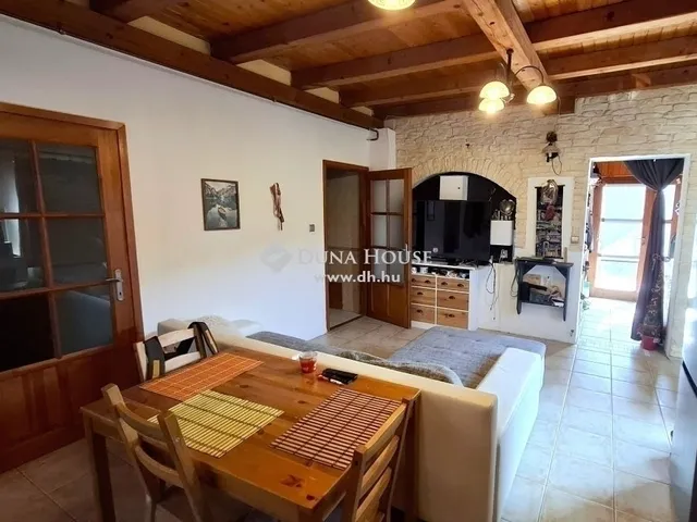 Eladó ház Felsőpakony 210 nm