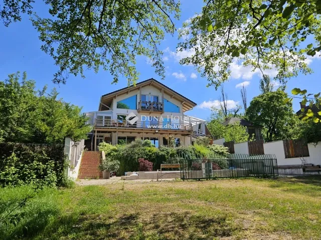 Eladó ház Taksony 212 nm