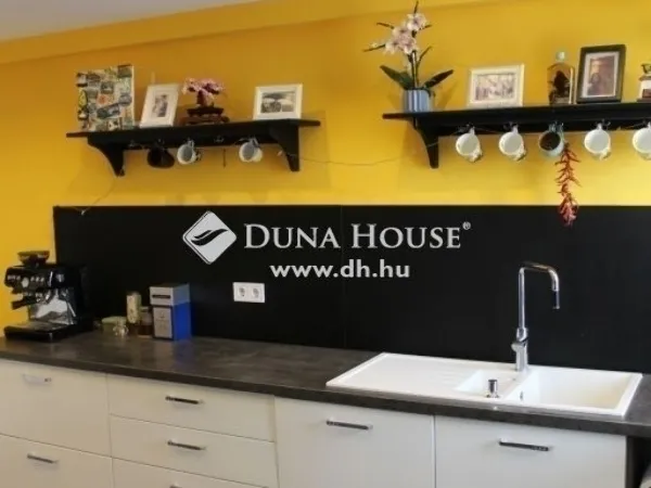 Eladó lakás Budapest VIII. kerület 70 nm