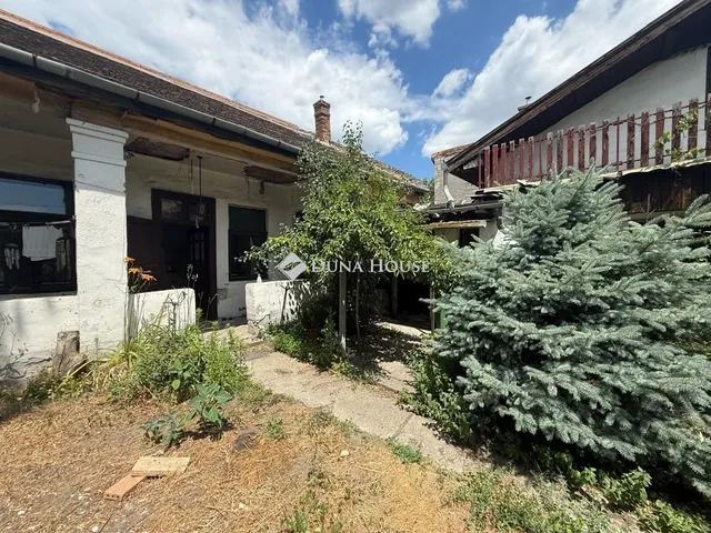 Eladó ház Budapest XX. kerület 400 nm