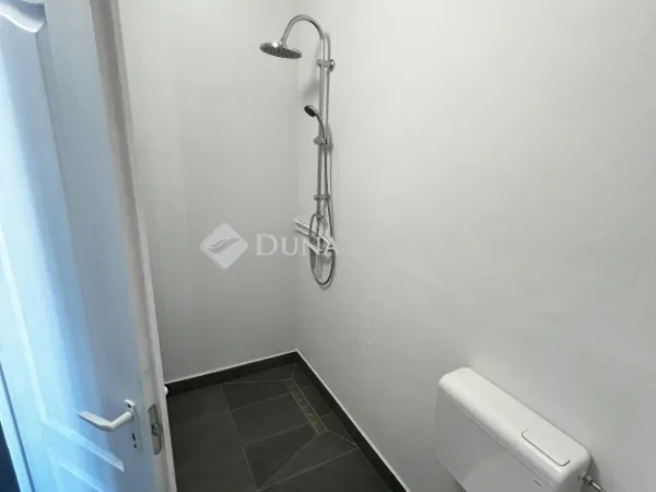 Kiadó kereskedelmi és ipari ingatlan Budapest X. kerület 100 nm