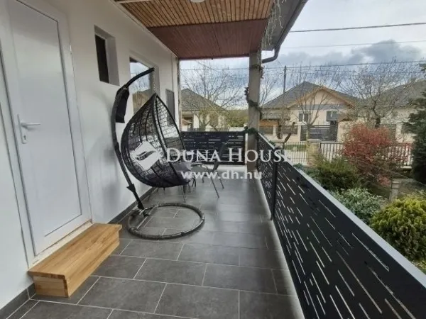 Eladó ház Budapest XVI. kerület 175 nm