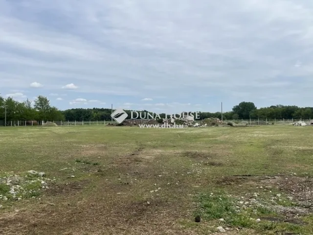 Eladó telek Vecsés 10000 nm