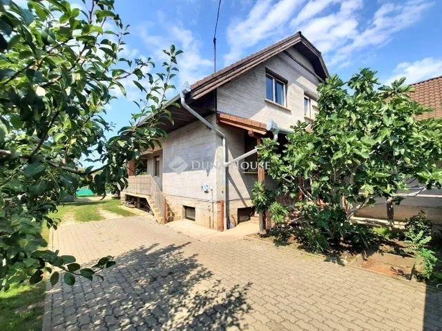 Eladó ház Újhartyán 190 nm