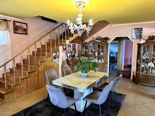 Eladó ház Hernád 238 nm