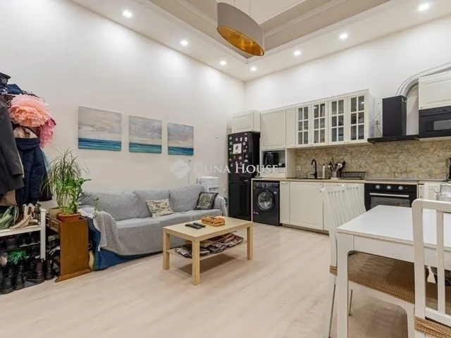 Eladó lakás Budapest VIII. kerület 77 nm