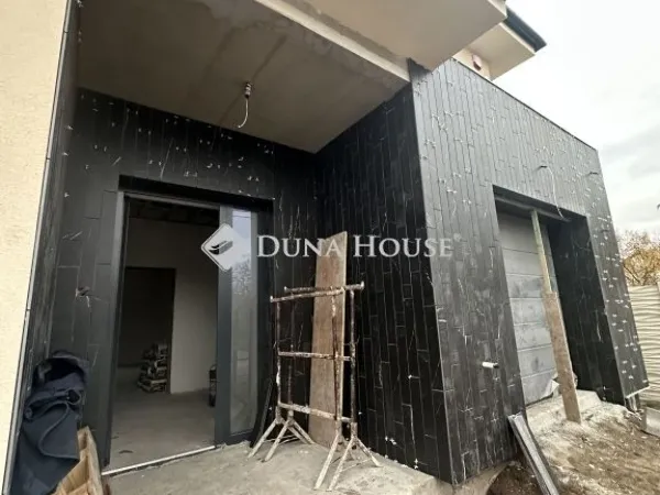 Eladó ház Gyál 285 nm