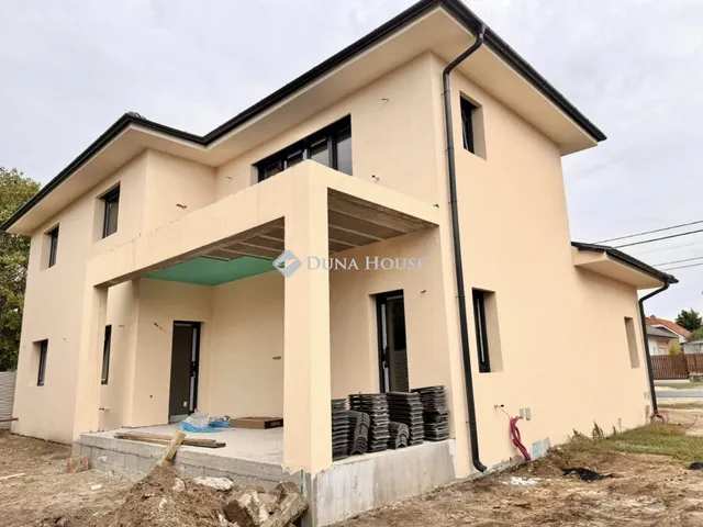 Eladó ház Gyál 285 nm