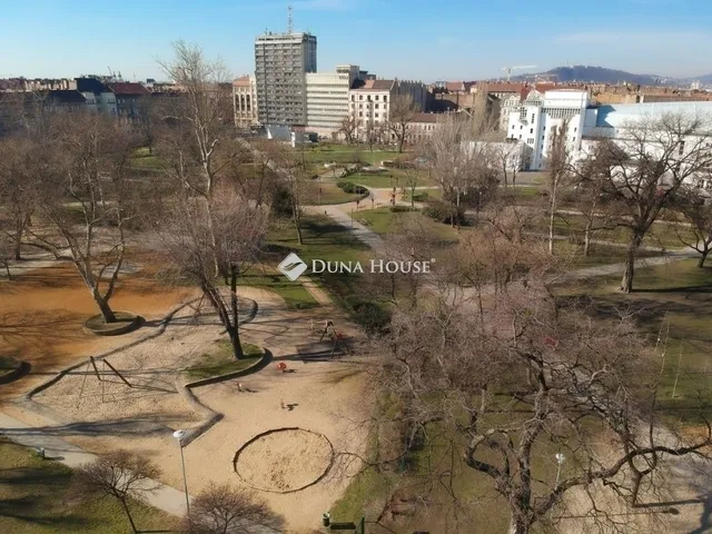 Eladó lakás Budapest VIII. kerület, II. János Pál pápa tér 76 nm