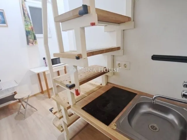 Eladó lakás Budapest VIII. kerület, II. János Pál pápa tér 76 nm