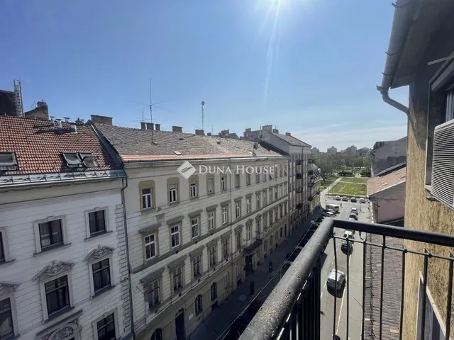 Eladó lakás Budapest VIII. kerület, II. János Pál pápa tér 72 nm