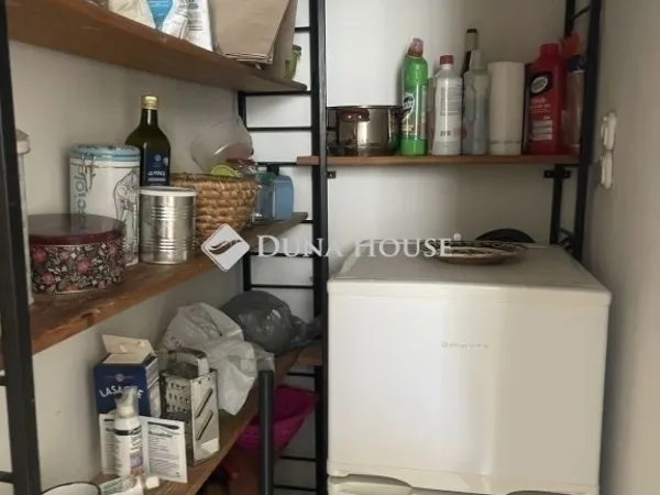 Eladó lakás Budapest VIII. kerület, II. János Pál pápa tér 72 nm