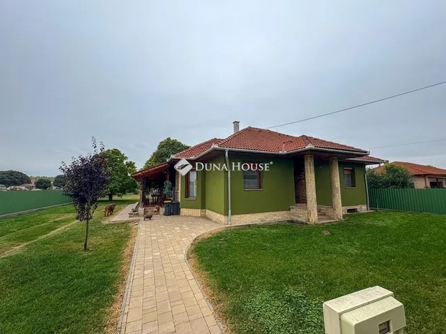 Eladó ház Hernád 99 nm