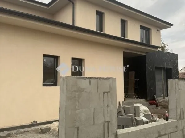 Eladó ház Gyál 285 nm